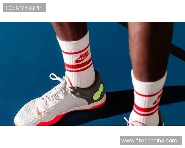 足球装备选购指南:如何选择适合你的高性能球袜